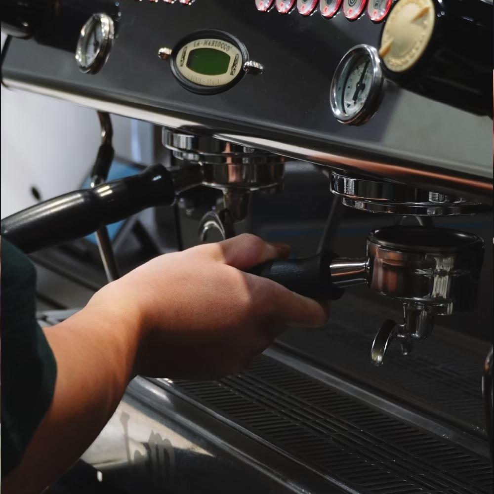LOTUS CAFFÉ 8